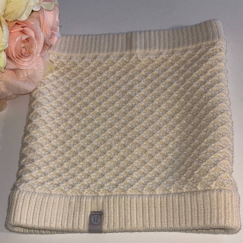 Lululemon Warm Times Neckwarmer One Size IVORY Travel Lululemon Scarf infinity